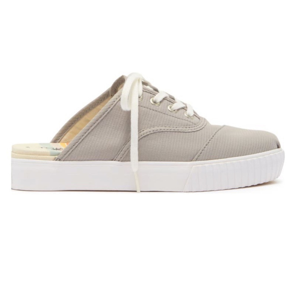 TOMS Cordones slip on mule lace sneakers Grey gray white Sz 7.5